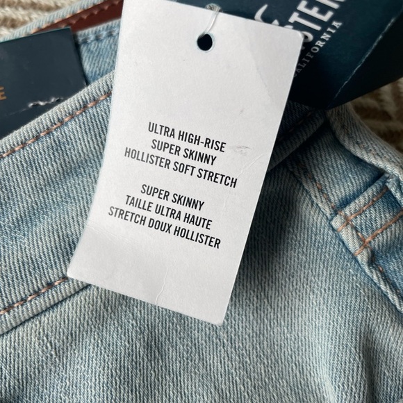 NWT - Hollister Super Skinny Light Wash Jeans - Picture 3 of 12